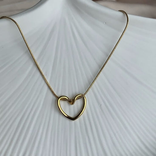Minimal Heart Necklace