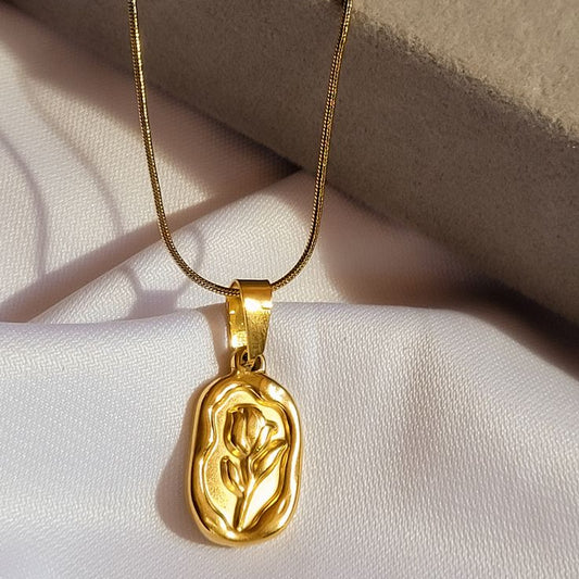 Rose Pendant (Golden)